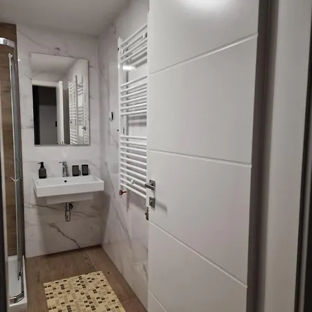 Nika Apartament *
